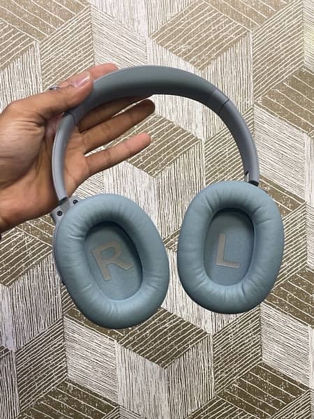 Dyplay Urban Traveller ANC Headphone With And Without Box 4