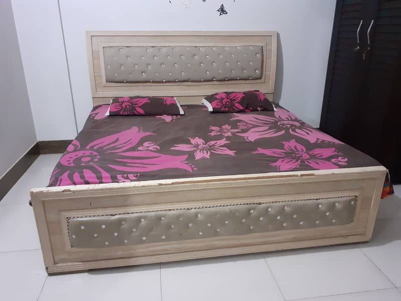 Bed without mattress 0