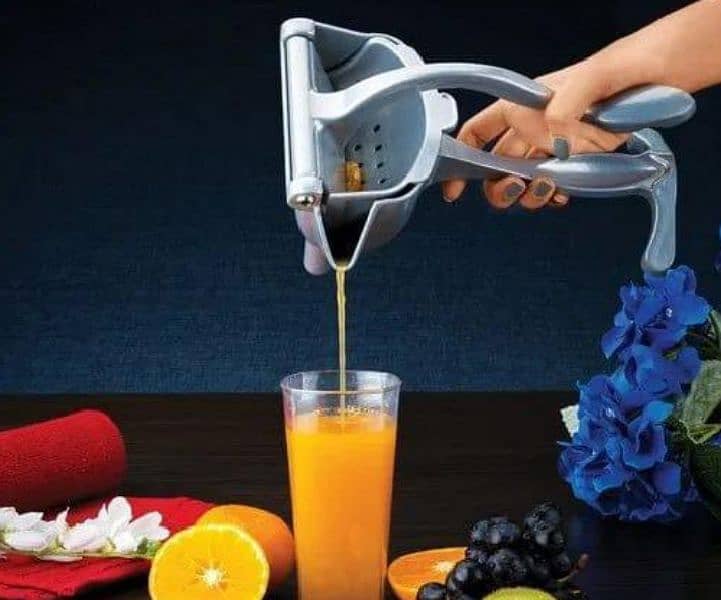 Hand Press Manual Fruit Juicer 3