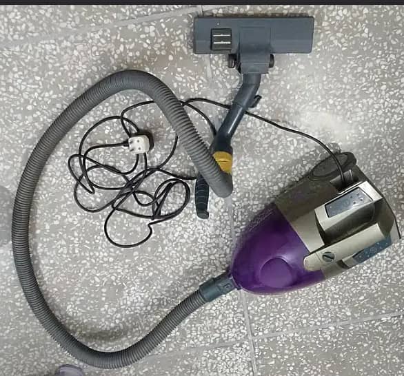 Vaccum Cleaner. . . Morphy Richards 0