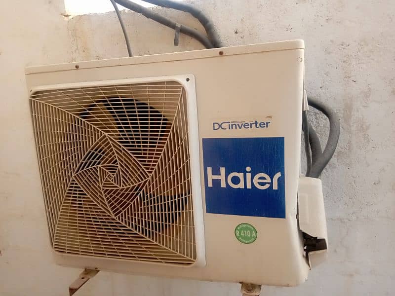 good condition invertor air conditioner (a c] 1.5 ton 3