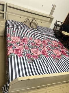 Old Furniture for sale - Old Bed Set with Dressing Table