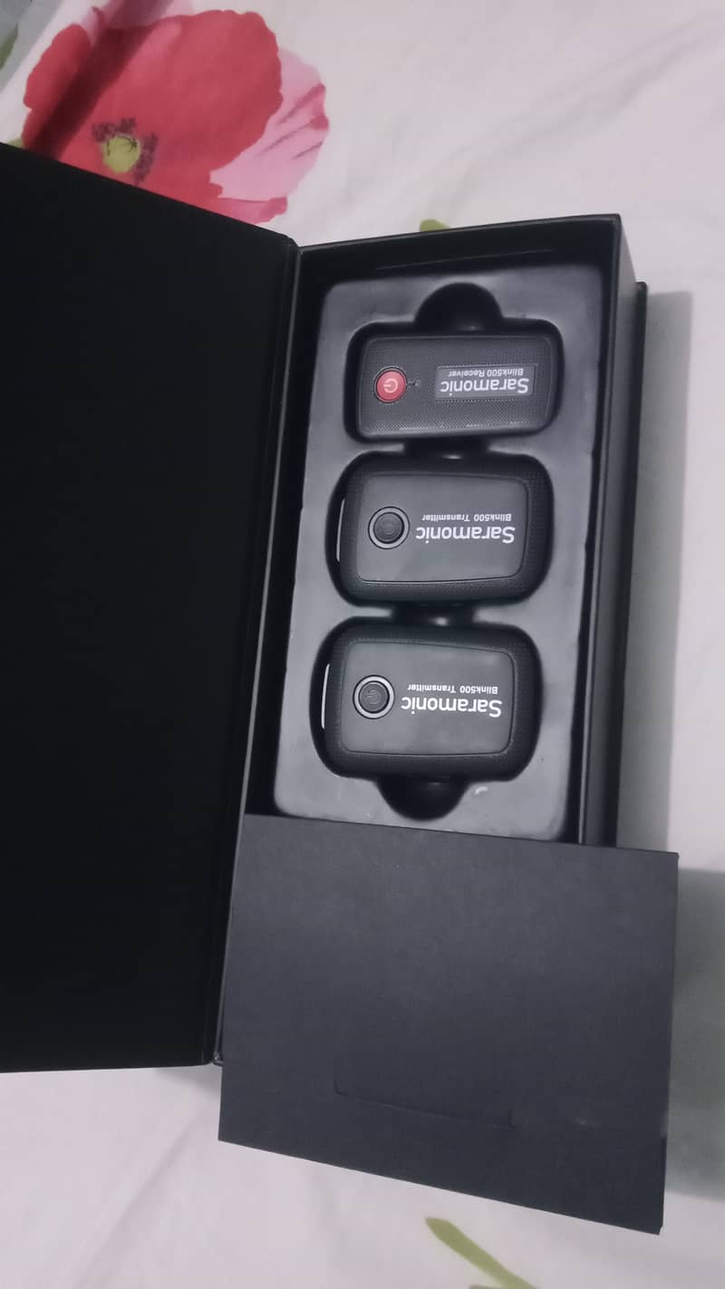 Saramonica ultracompact wireless mic 0