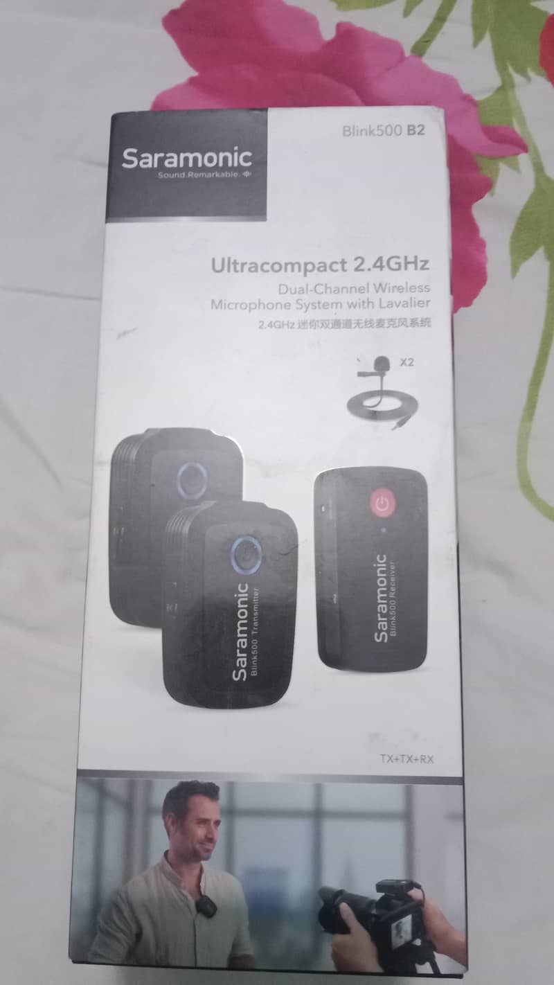 Saramonica ultracompact wireless mic 1