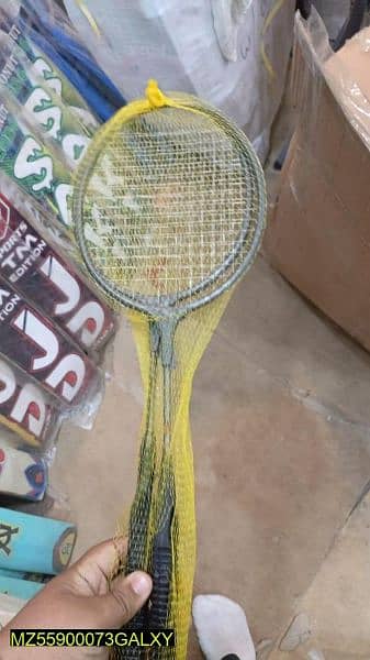 carbon fiber alloy badminton rackets and shuttle 2