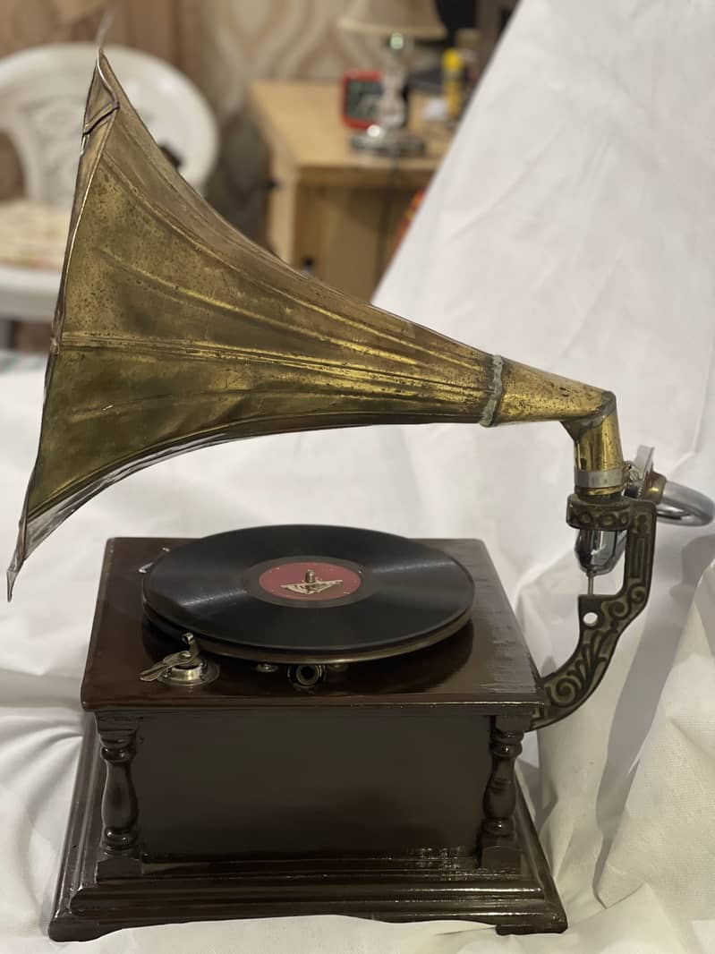 1905 Gramophone "The Gramophone Co. Ltd. Hayes Middlesex Enland" 7