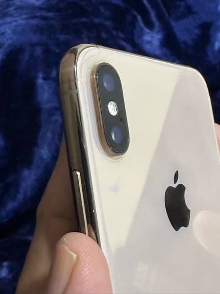 iPhone Xs Max 256GB Gold 10/10 Condition 89% Battery Health 4