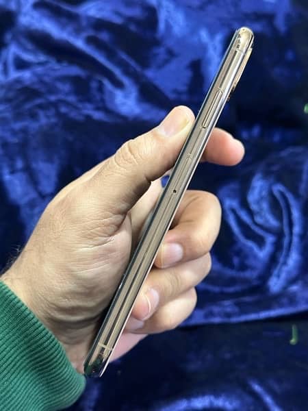 iPhone Xs Max 256GB Gold 10/10 Condition 89% Battery Health 10