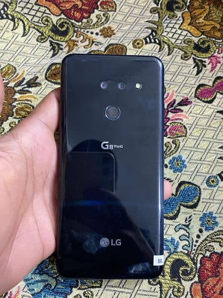 LG g8 thing front glass minor broken 6gb 128 0