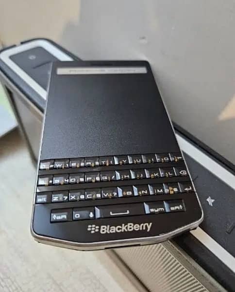 BlackBerry Porsche Design P’9983 PTA 0
