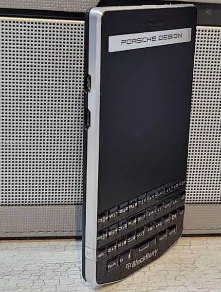 BlackBerry Porsche Design P’9983 PTA 3