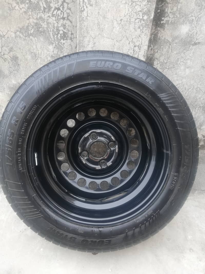 4 tyres with rims 1