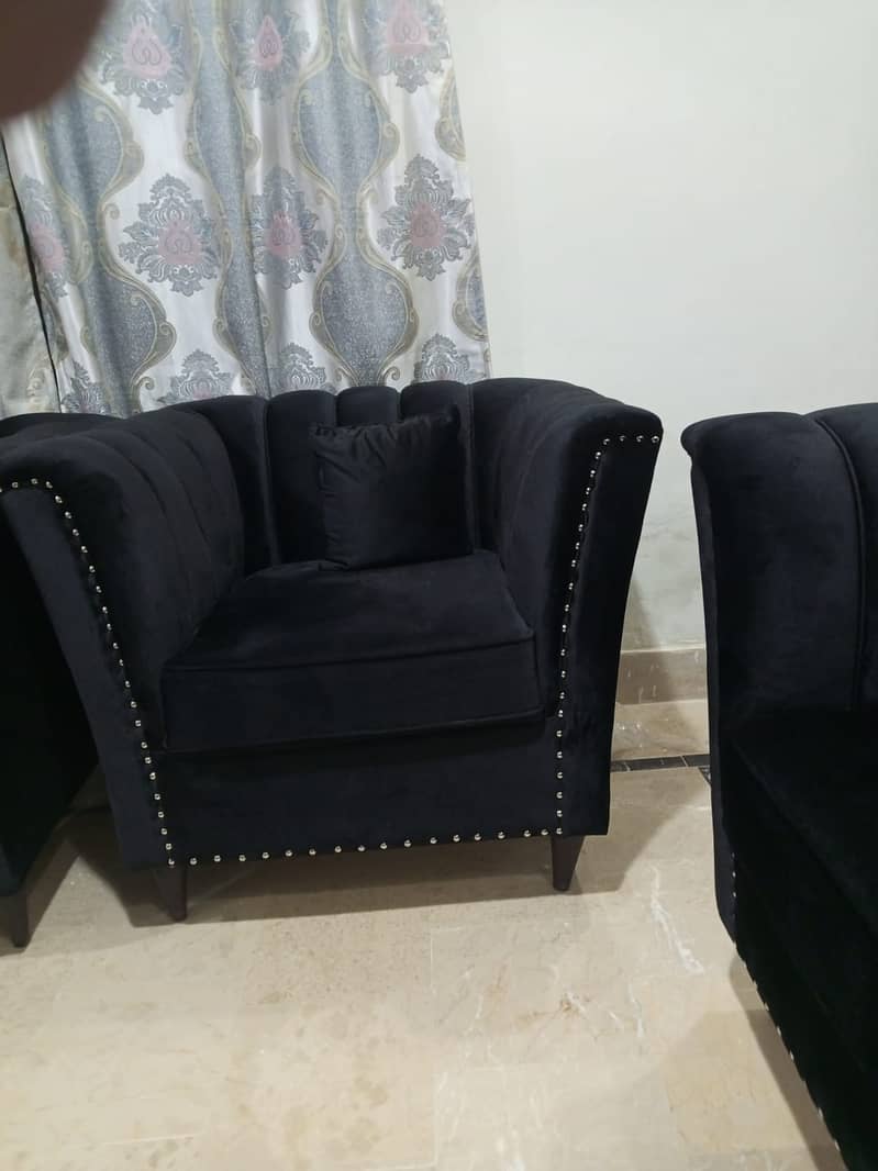 Black Velvet Sofa 7 Seater Cusion 1