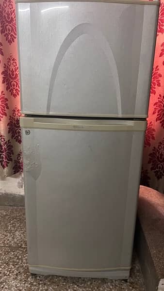 Dawlance Refrigerator Fridge and freezer 2