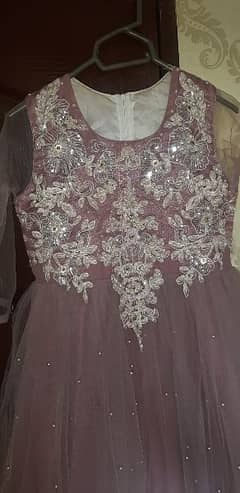 Chiffon long  tail frock 6 to 9 years size very good condition. .