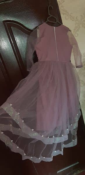 Chiffon long  tail frock 6 to 9 years size very good condition. . 3