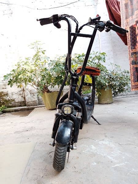Yidi Brand Original Mini Electric Scooty with Lithium Ion Battery. 2