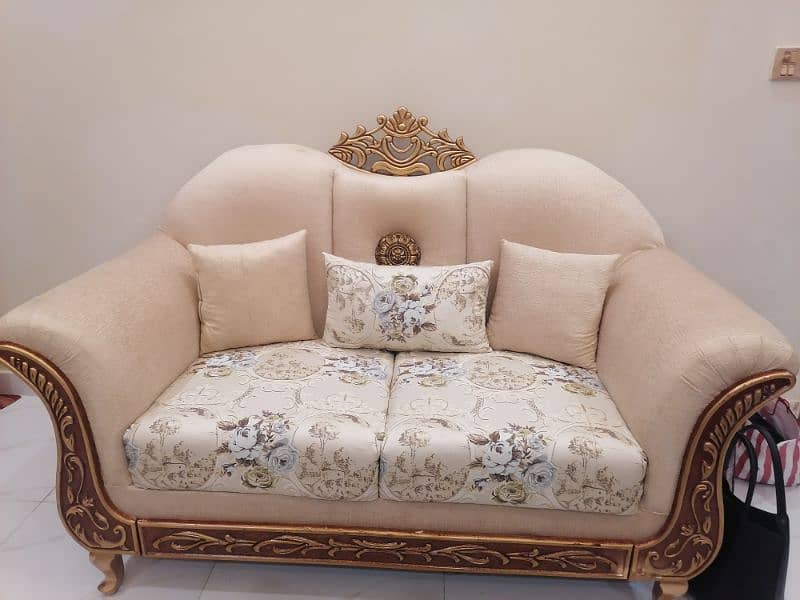 taj Sofa Set for Sale 0
