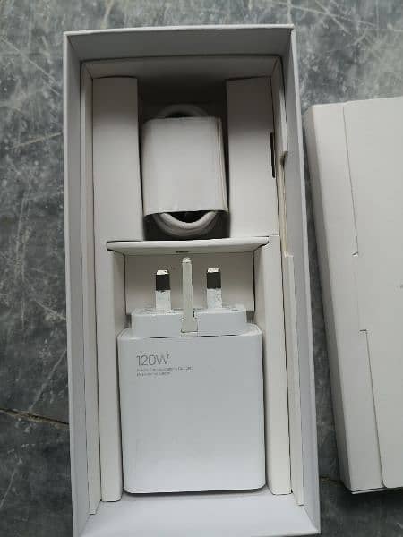 Xiaomi 12t Pro - PTA (12GB, 256GB) 10