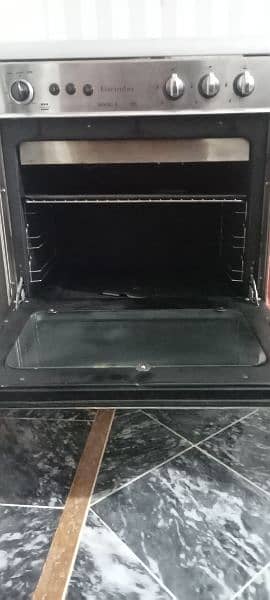 Electrolux Gas oven and stove 3
