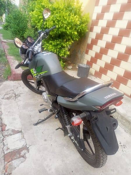 yamaha ybr g grey colour 9