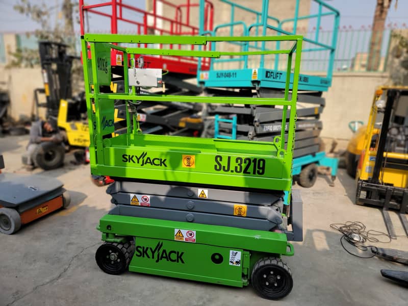 SKYJACK SJ-3219 25Ft Aerial Platform Scissor Lift / Man Lift for Sale 0