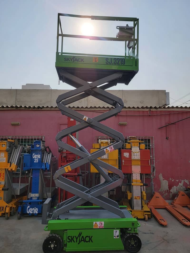 SKYJACK SJ-3219 25Ft Aerial Platform Scissor Lift / Man Lift for Sale 6