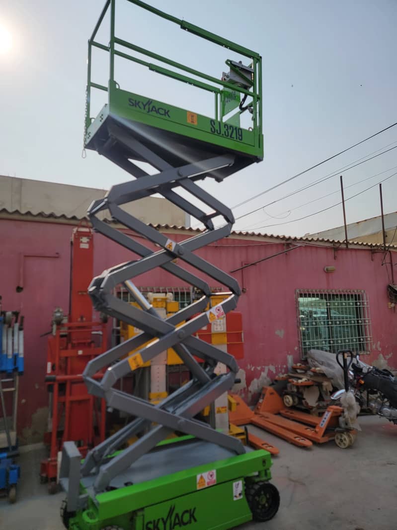 SKYJACK SJ-3219 25Ft Aerial Platform Scissor Lift / Man Lift for Sale 8