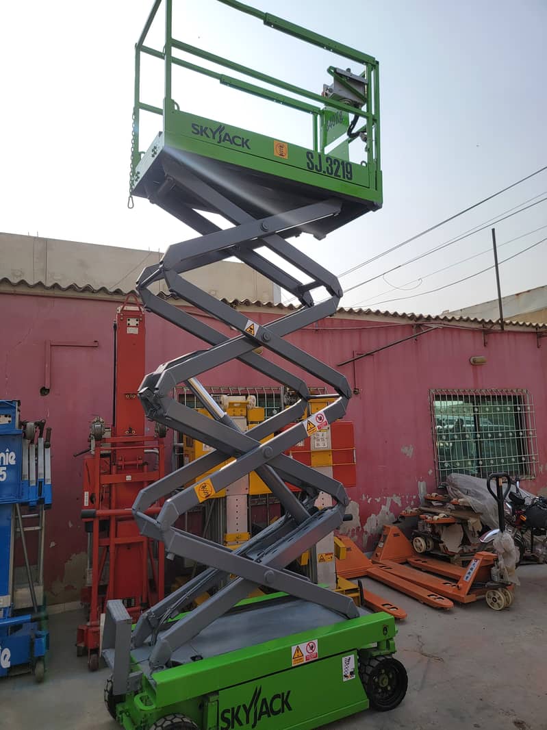 SKYJACK SJ-3219 25Ft Aerial Platform Scissor Lift / Man Lift for Sale 9