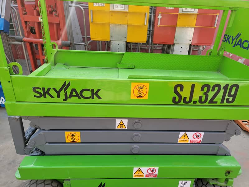 SKYJACK SJ-3219 25Ft Aerial Platform Scissor Lift / Man Lift for Sale 13