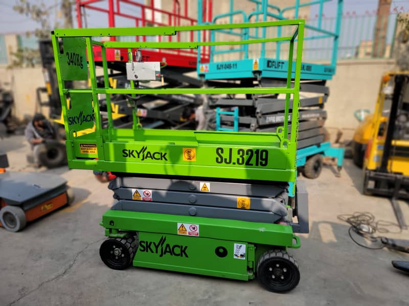 SKYJACK SJ-3219 25Ft Aerial Platform Scissor Lift / Man Lift for Sale 18