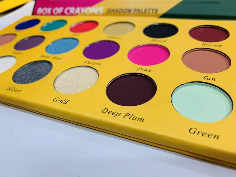 BOX OF CARYON- EYESHADOW PALETTE-BEAUTIFUL DIFFERENT COLOURS 2