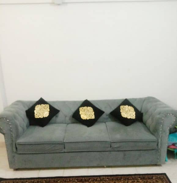 5 seater sofa used only 3,4 month 0