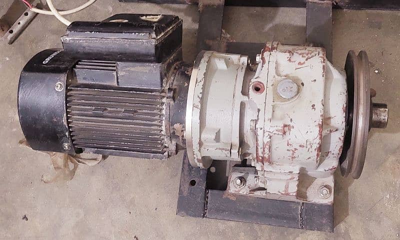 gearbox with single phase motor 1