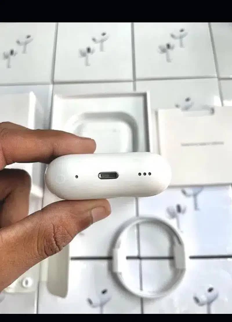 Apple AirPods Pro (2nd generation) 2