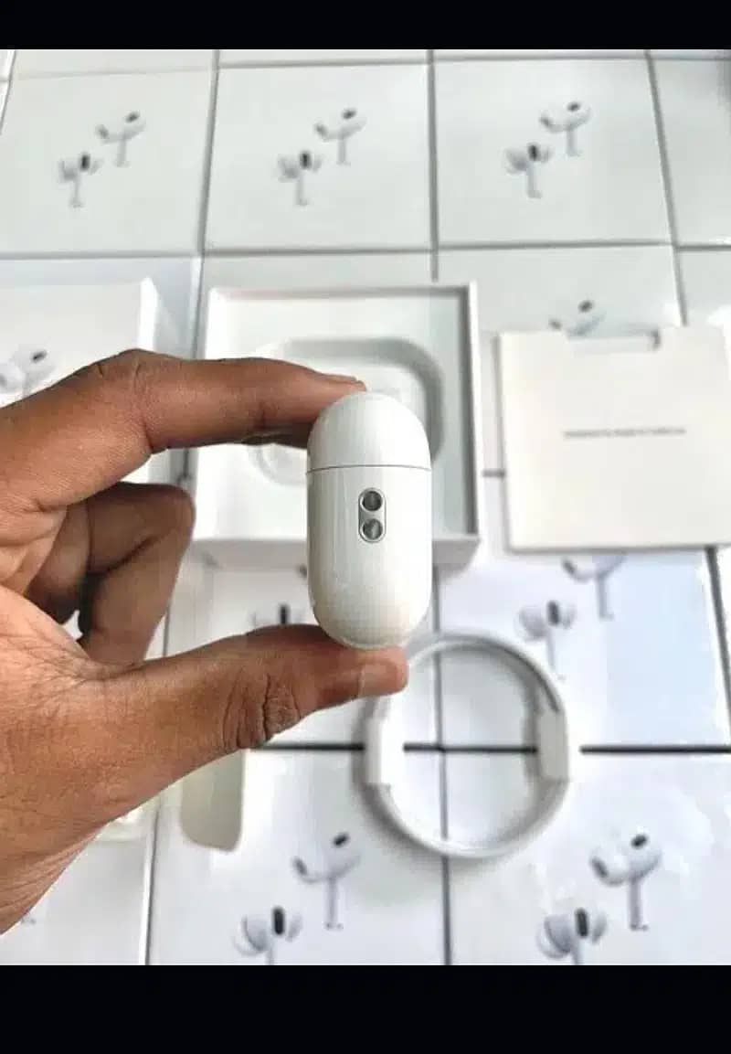 Apple AirPods Pro (2nd generation) 4
