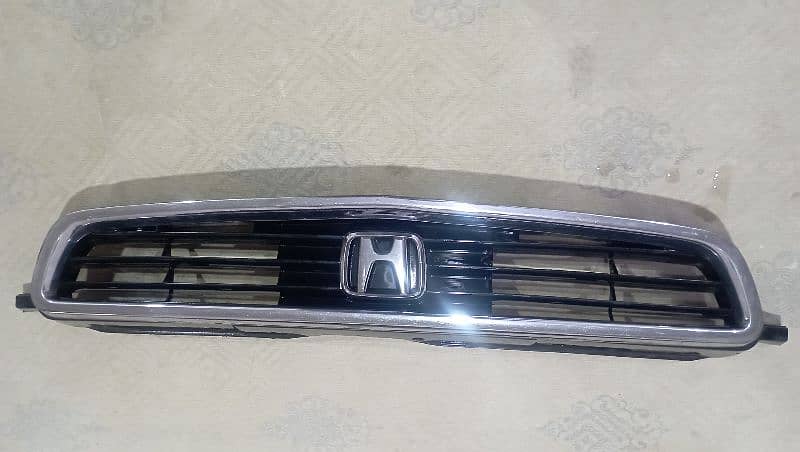 Honda civic 96-97 front grill and head lights 3