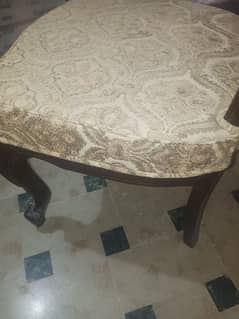 6 seat dining table with very good condition plzz only call 0
