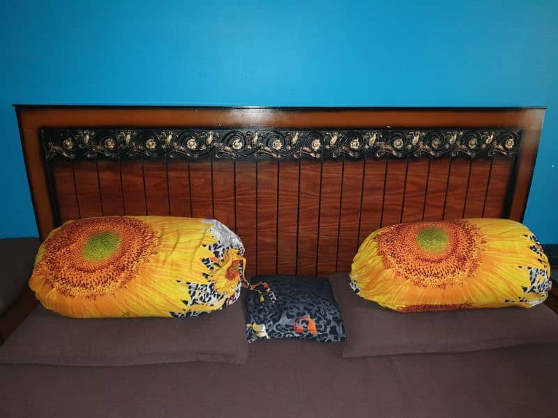 KING SIZE DOBAL BAD  WITH MATTRESS & SIDE TABLES FOR SALE 2