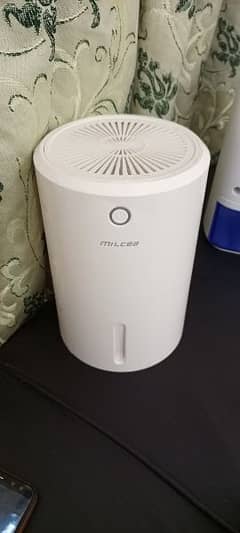 Mini dehumidifier For Bathroom 900ml