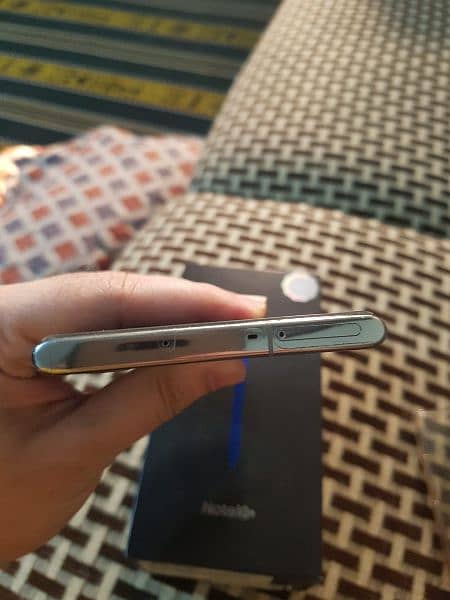 Samsung Galaxy Note10+ with Box 14