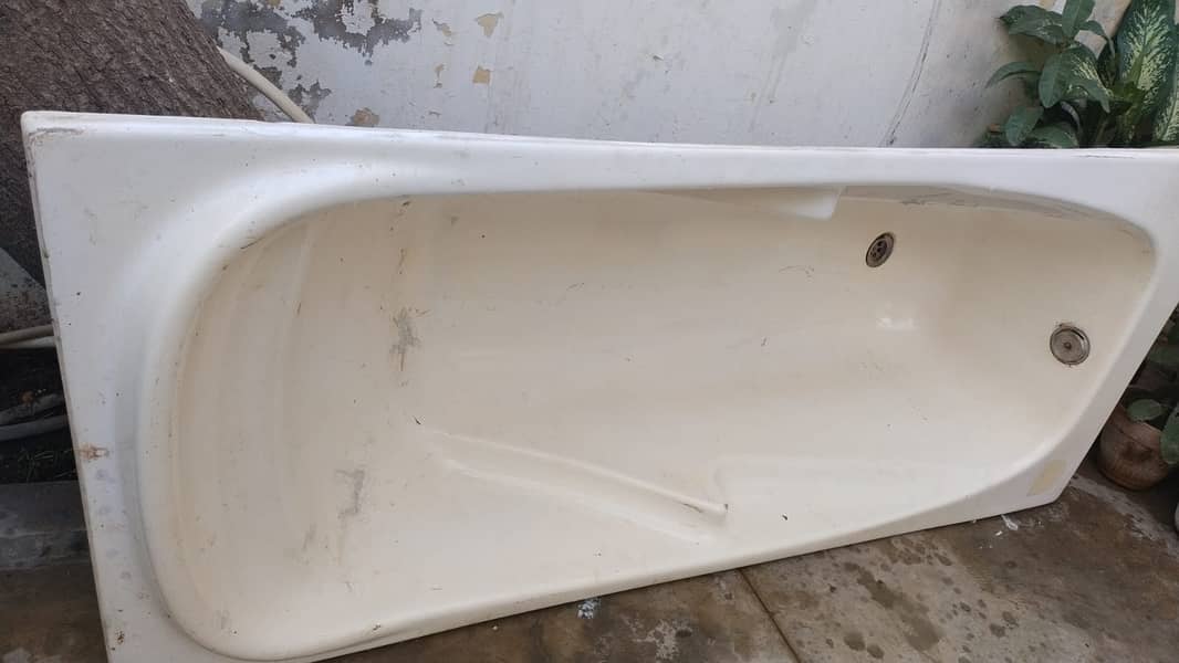 TUB FOR WATER AND FOOD POT 4