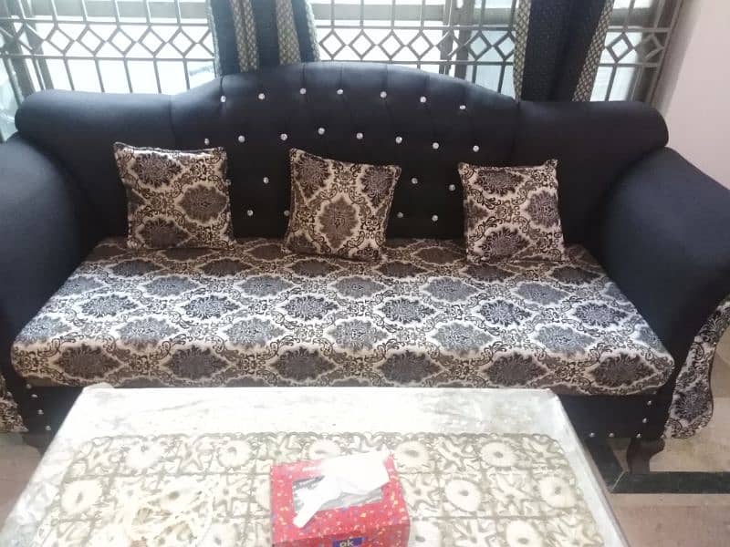 excellent condition of 7 seaters sofa set 3