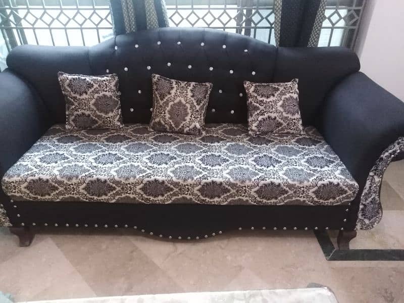 excellent condition of 7 seaters sofa set 5