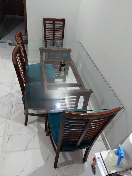 Dining Table with 4 Velvet Chairs 1