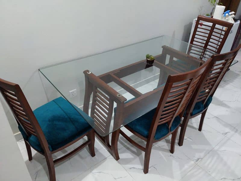 Dining Table with 4 Velvet Chairs 3