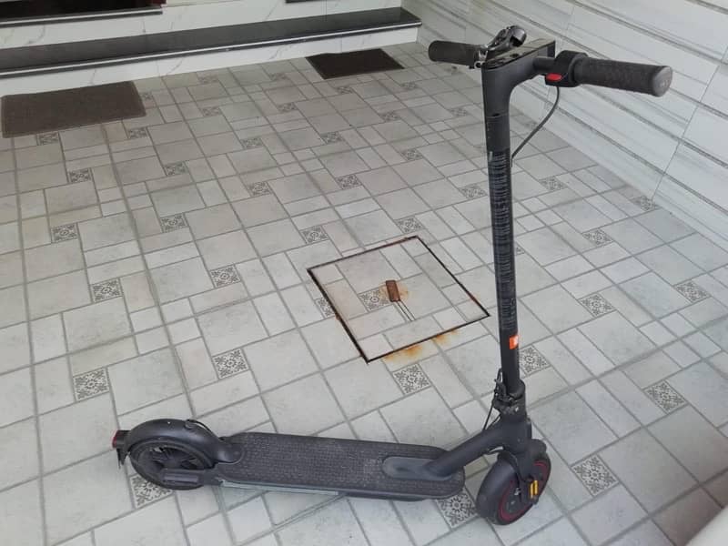 rechargeable Electric scooter . 1