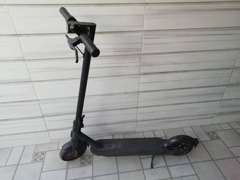 rechargeable Electric scooter . 4