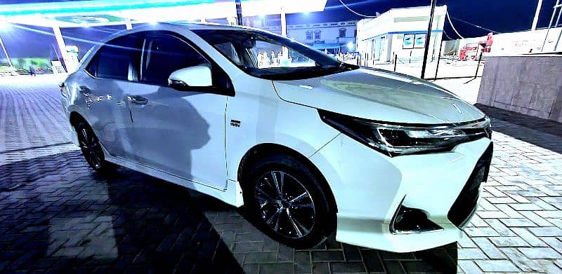 Toyota Corolla Altis Grande X CVT-1.8 Biege Interioir 1