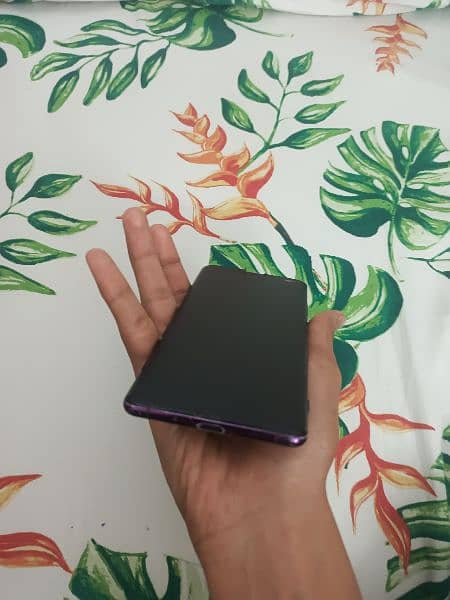 sony xz3 4/64 urgent with 2 wireless charger 3